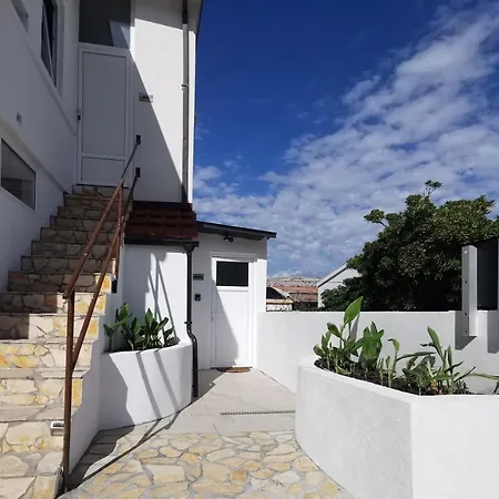 Laura's Dream Appartments アパート パグ