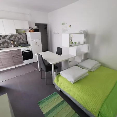 Laura's Dream Appartments דירה פג