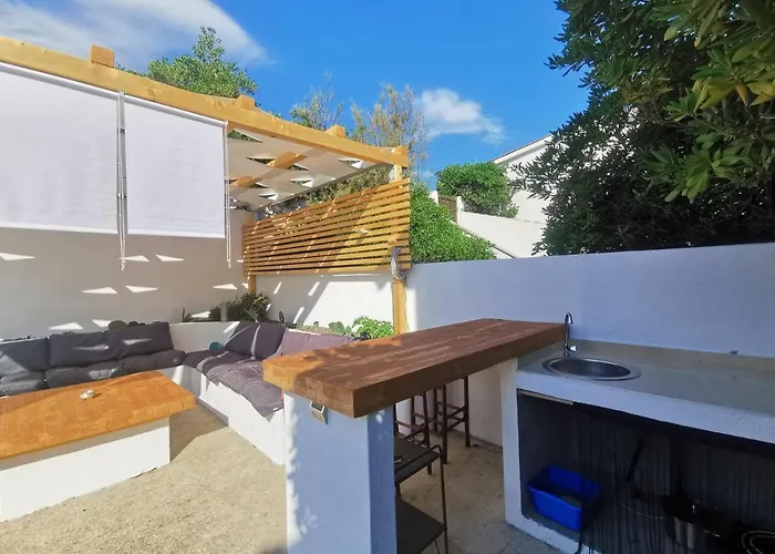 Laura's Dream Appartments Апартаменты Паг