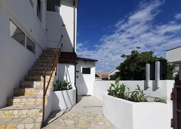 Laura's Dream Appartments Апартаменты Паг